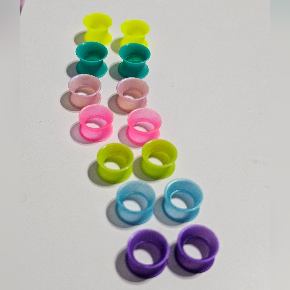 Colorful Silicone Ear Gauges Set Of 7 0g/8mm